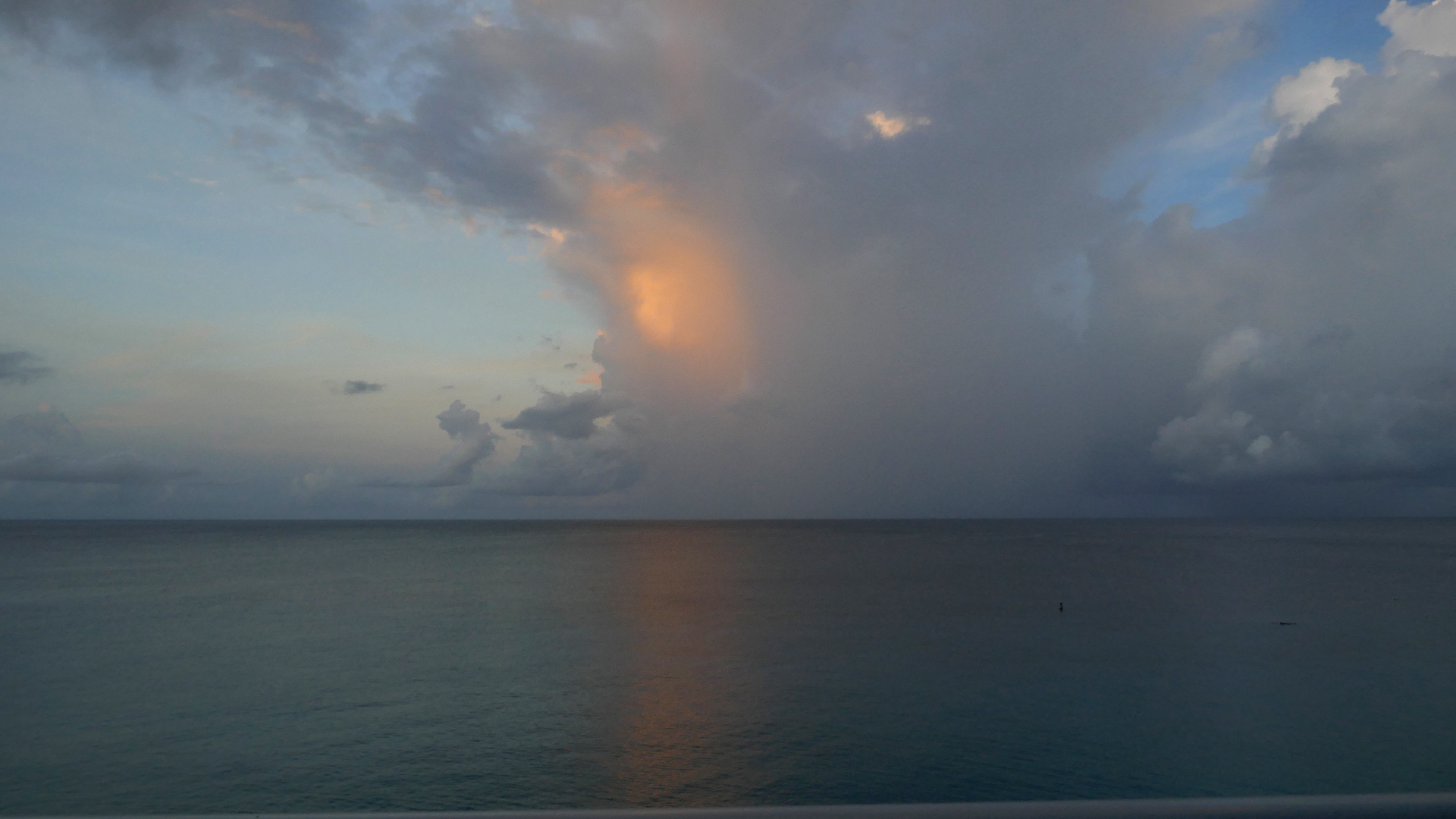 2022-10-23 05 Uhr 39 Wolken (Video)